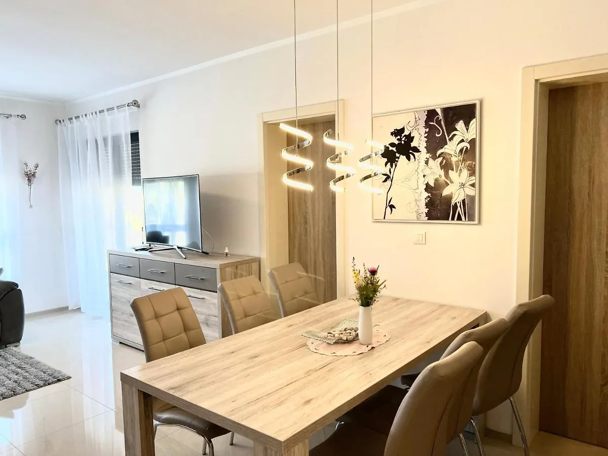 Apartment Vita 메덜린